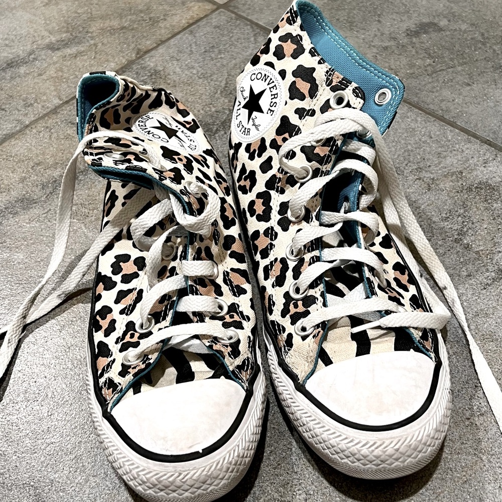 women’s converse size 8 cheetah print with zebra print tounge